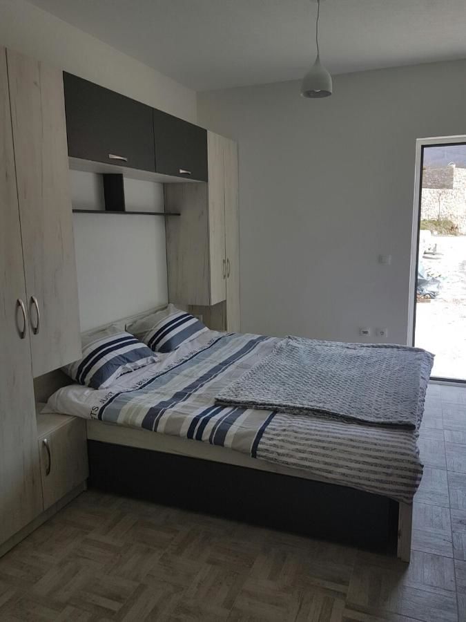 Апартаменты Turo Njeguši Apartman Цетине