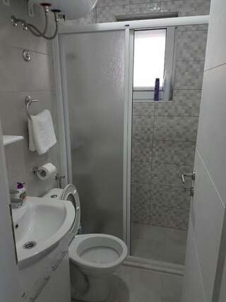 Апартаменты Turo Njeguši Apartman Цетине Стандартные апартаменты-35